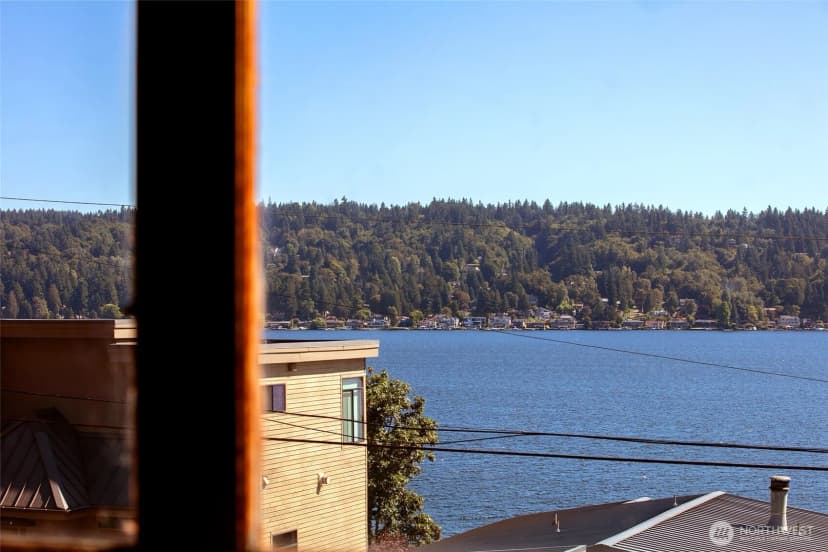 Property photo for 10523 Exeter Avenue Ne, Seattle photo 33