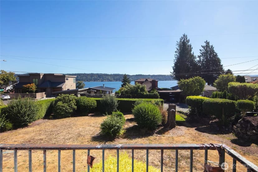 Property photo for 10523 Exeter Avenue Ne, Seattle photo 28