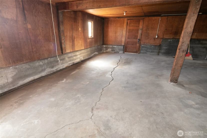 Property photo for 10523 Exeter Avenue Ne, Seattle photo 25