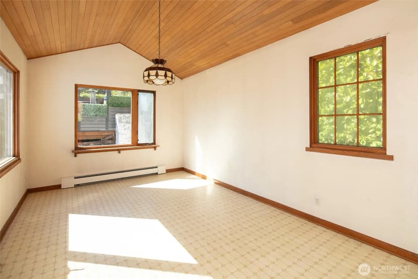 Property photo for 10523 Exeter Avenue Ne, Seattle photo 16