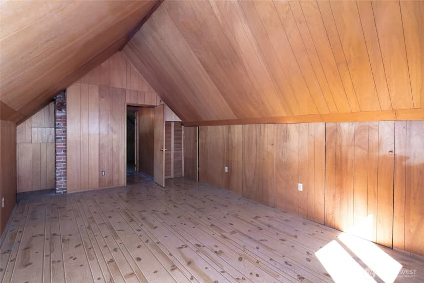 Property photo for 10523 Exeter Avenue Ne, Seattle photo 11