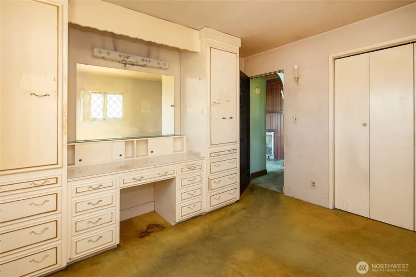 Property photo for 10523 Exeter Avenue Ne, Seattle photo 15