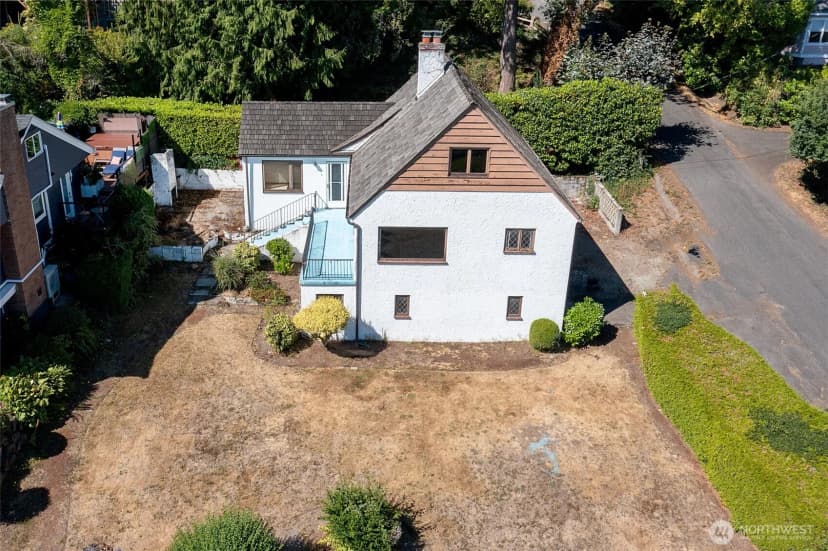 Property photo for 10523 Exeter Avenue Ne, Seattle photo 7
