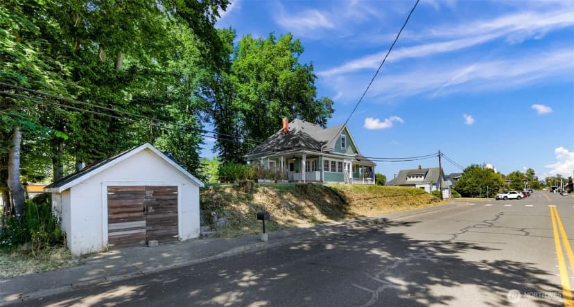 Property photo for 2029 Maple Street, Ferndale photo 33