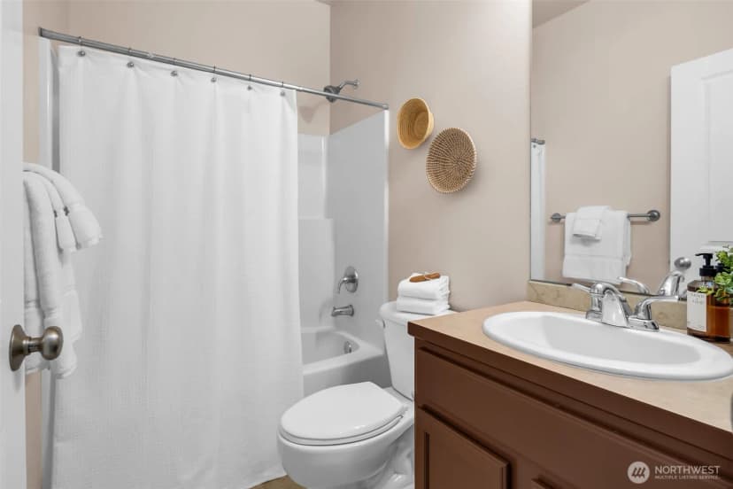 Property photo for 18151 5th Avenue S, Seattle photo 20