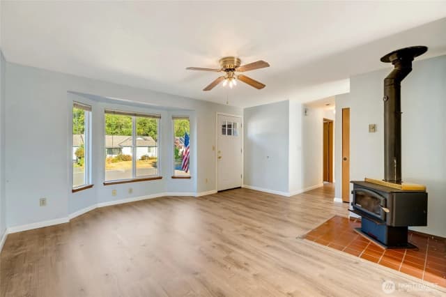 Property photo for 6625 63rd Drive Ne, Marysville photo 3
