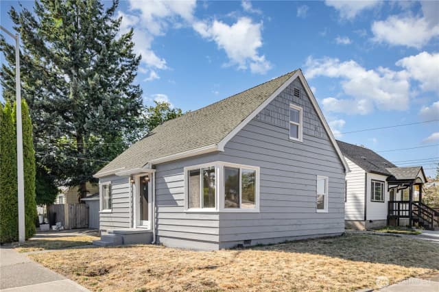 Property photo for 2701 S 15th Street, Tacoma photo 3