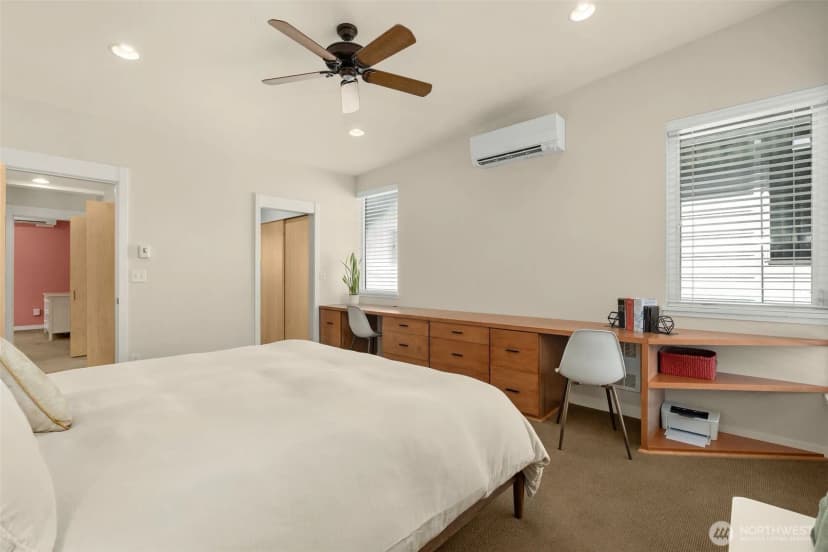 Property photo for 1711 44th Avenue Sw, Seattle photo 16