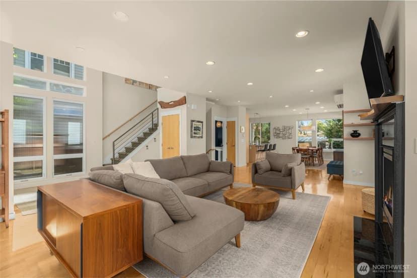 Property photo for 1711 44th Avenue Sw, Seattle photo 5
