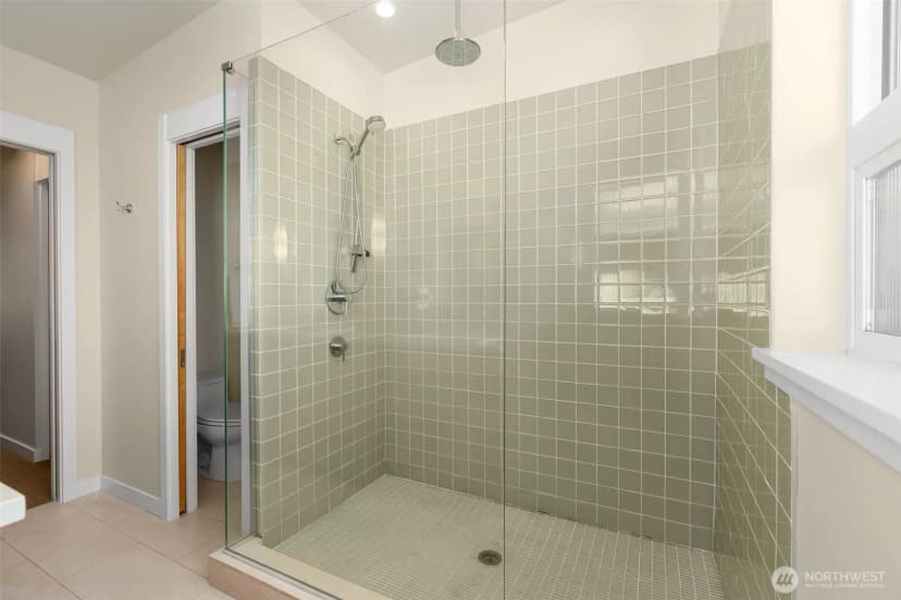 Property photo for 1711 44th Avenue Sw, Seattle photo 18