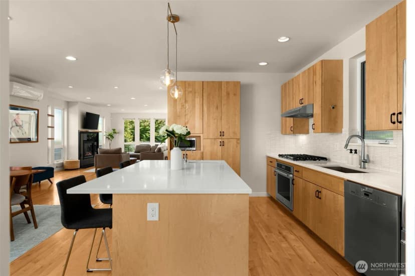 Property photo for 1711 44th Avenue Sw, Seattle photo 10