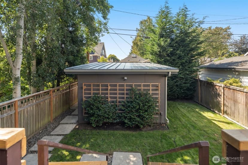 Property photo for 1711 44th Avenue Sw, Seattle photo 27