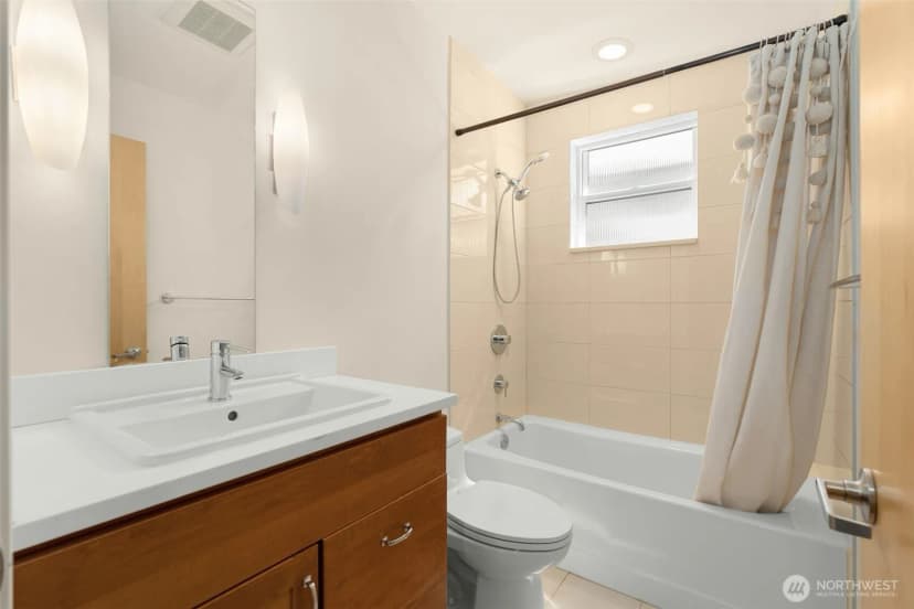 Property photo for 1711 44th Avenue Sw, Seattle photo 20
