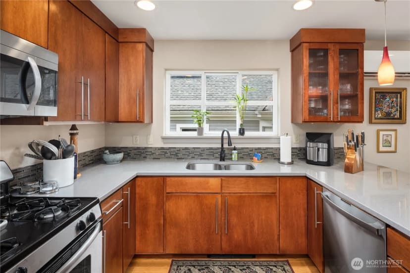 Property photo for 537 A Martin Luther King Jr Way S, Seattle photo 11