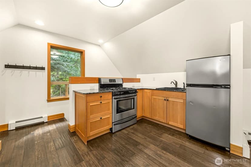 Property photo for 991 Lakeview Street, Bellingham photo 37