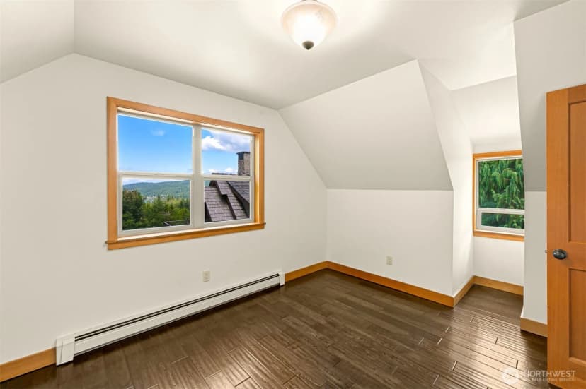 Property photo for 991 Lakeview Street, Bellingham photo 38