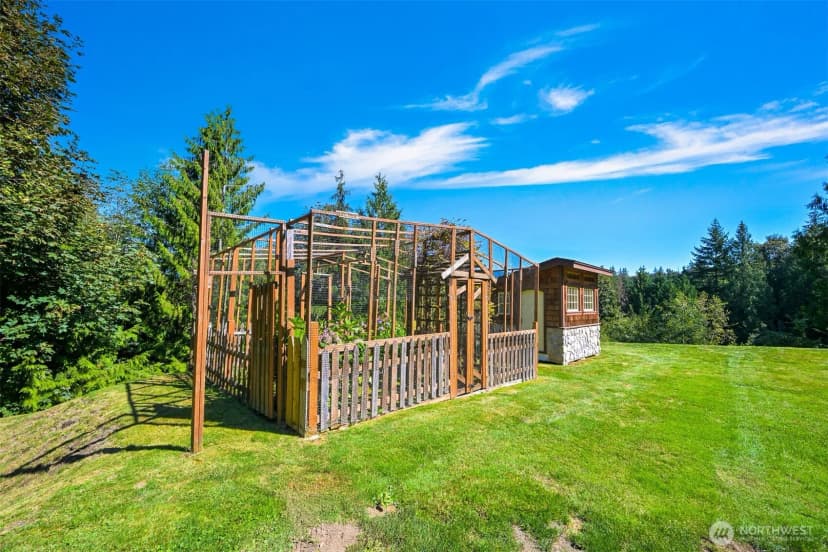 Property photo for 991 Lakeview Street, Bellingham photo 34