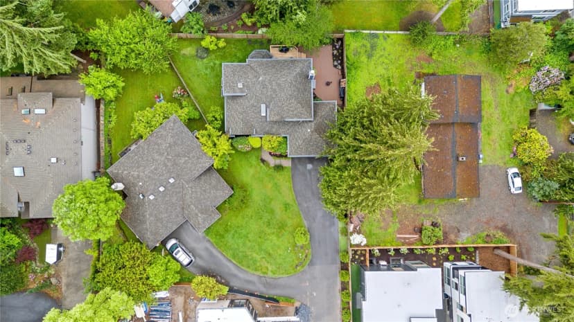 Property photo for 8221 122nd Avenue Ne, Kirkland photo 27