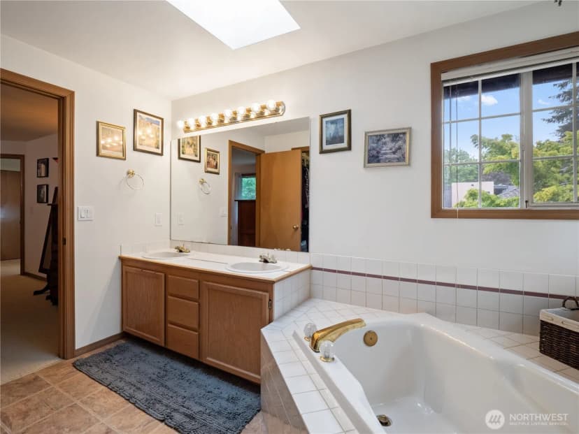 Property photo for 8221 122nd Avenue Ne, Kirkland photo 21