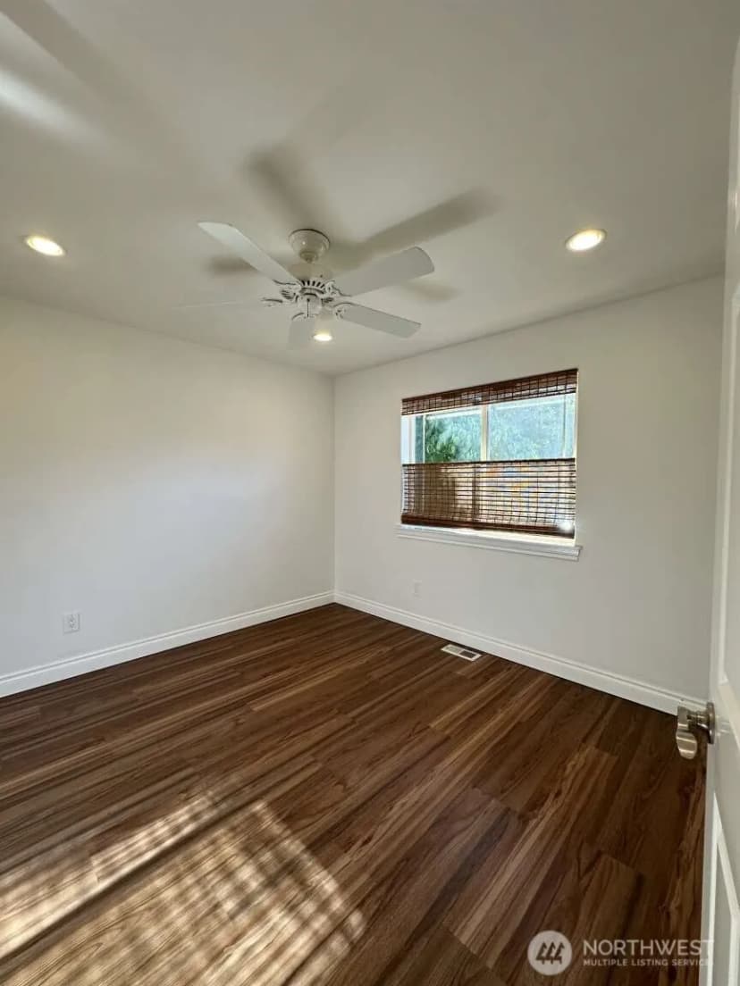 Property photo for 2108 S 15th Street, Mount Vernon photo 16