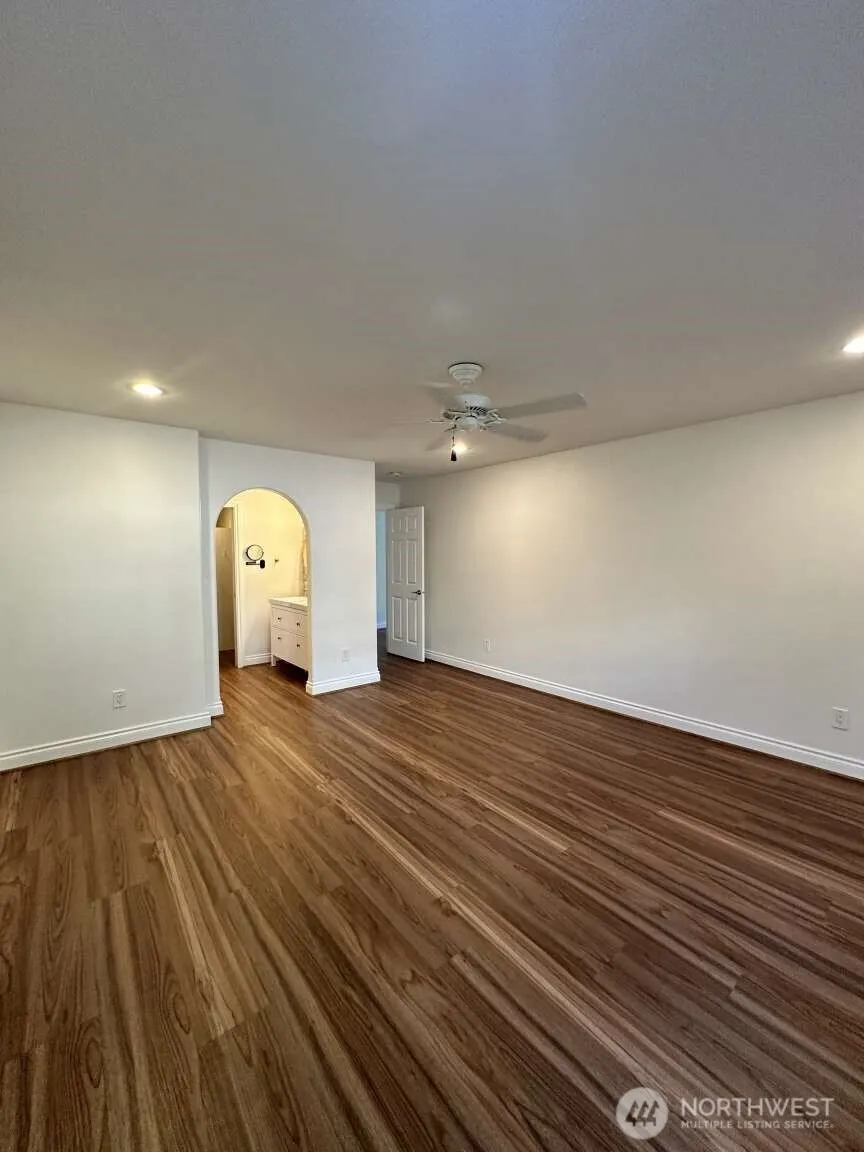 Property photo for 2108 S 15th Street, Mount Vernon photo 8