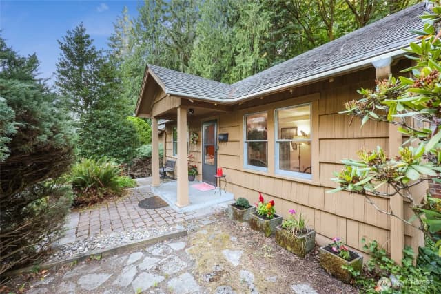 Property photo for 2501 Otis Street Se, Olympia photo 3