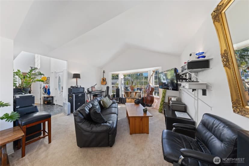 Property photo for 4020 Peters Lane, Anacortes photo 2