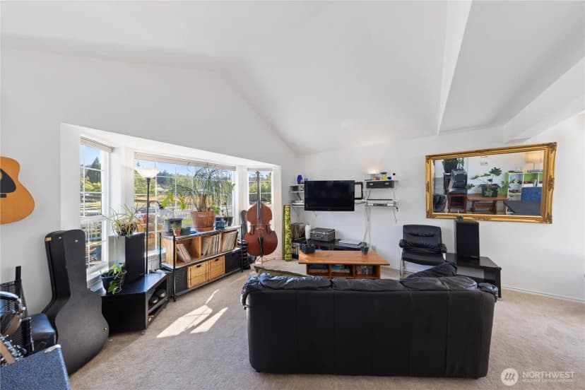 Property photo for 4020 Peters Lane, Anacortes photo 3