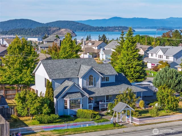 Property photo for 4020 Peters Lane, Anacortes