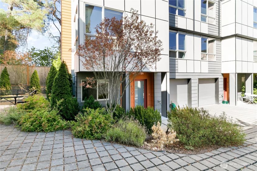 Property photo for 4725 35th Avenue S, Seattle photo 24