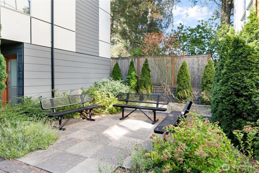 Property photo for 4725 35th Avenue S, Seattle photo 3