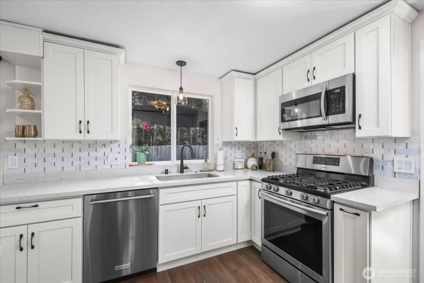Property photo for 12221 Ne 140th Street, Kirkland photo 12