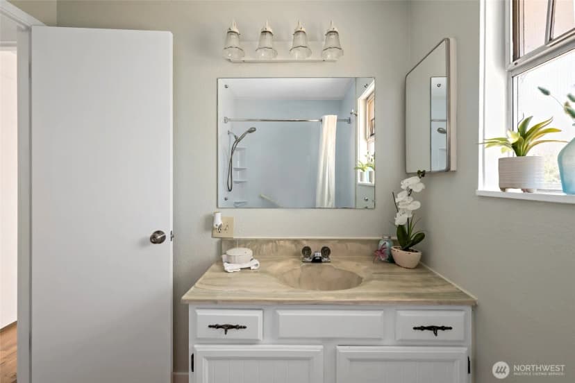 Property photo for 88 Sw 8th Avenue, Oak Harbor photo 18