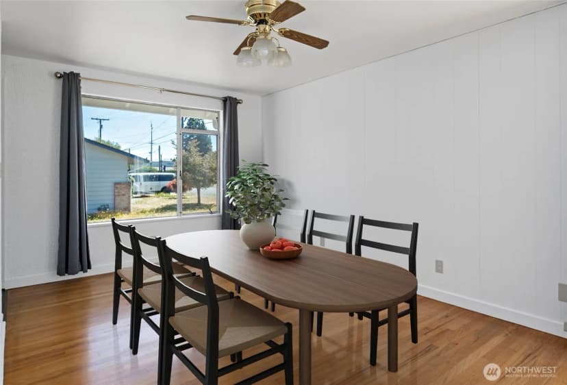 Property photo for 88 Sw 8th Avenue, Oak Harbor photo 7