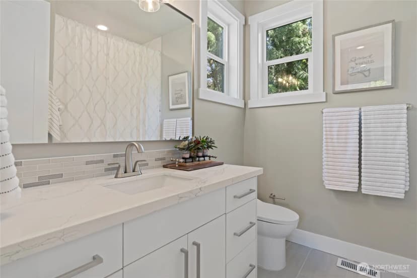 Property photo for 955 103rd Avenue Se, Bellevue photo 18