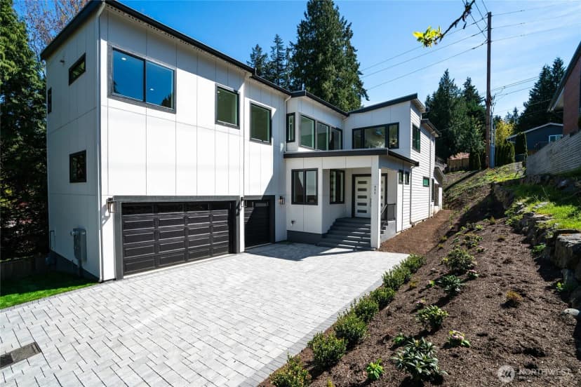 Property photo for 955 103rd Avenue Se, Bellevue photo 32