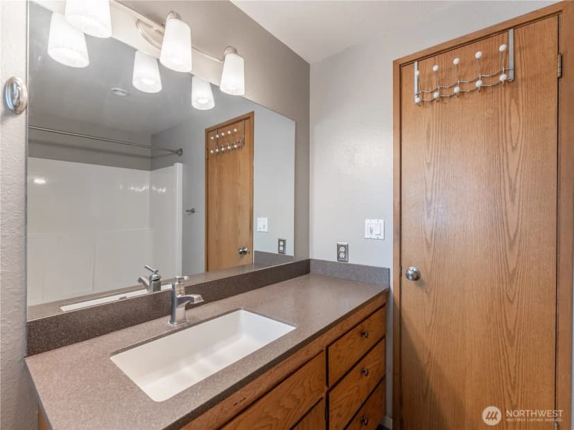Property photo for 1205 Okanogan Avenue, Wenatchee photo 25