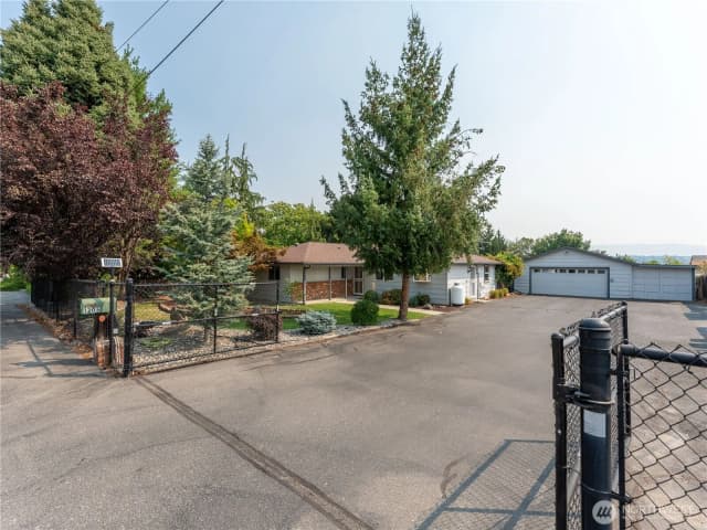 Property photo for 1205 Okanogan Avenue, Wenatchee photo 2