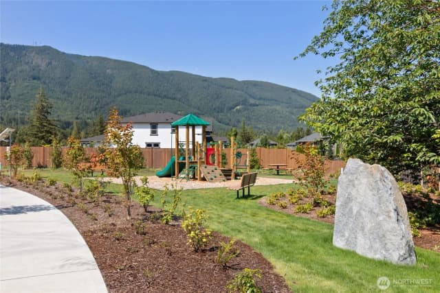 Property photo for 690 Se 11th Place #8, North Bend photo 4