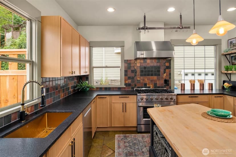 Property photo for 311 W Smith Street, Seattle photo 20