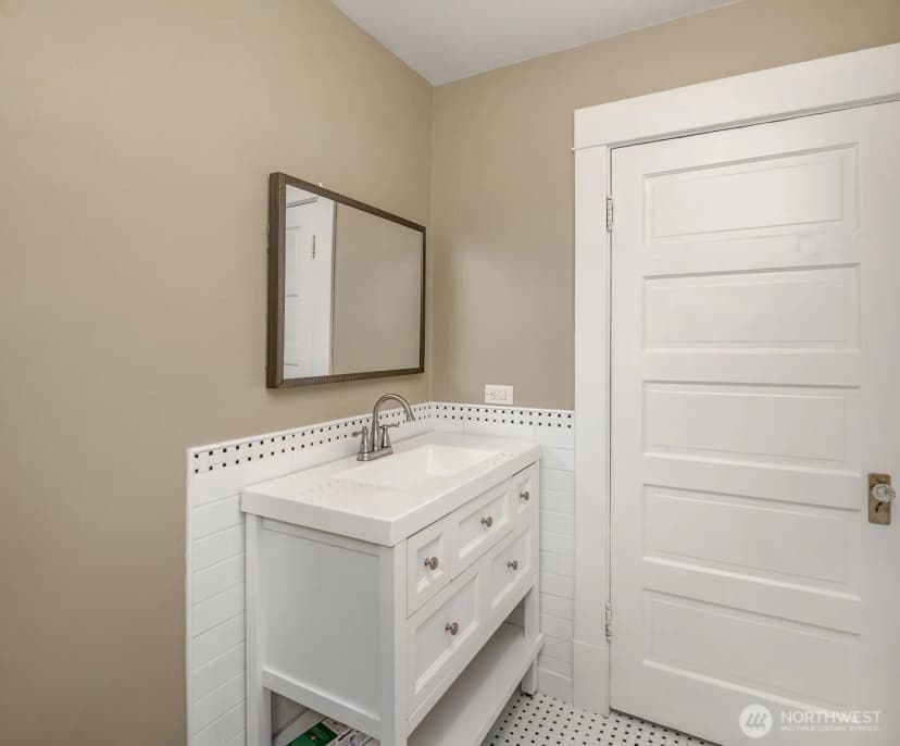 Property photo for 311 W Smith Street, Seattle photo 30
