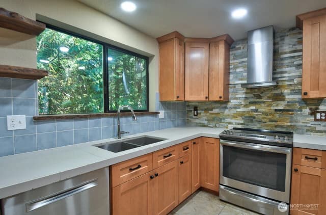 Property photo for 8747 Laguna Drive Sw, Olympia photo 5