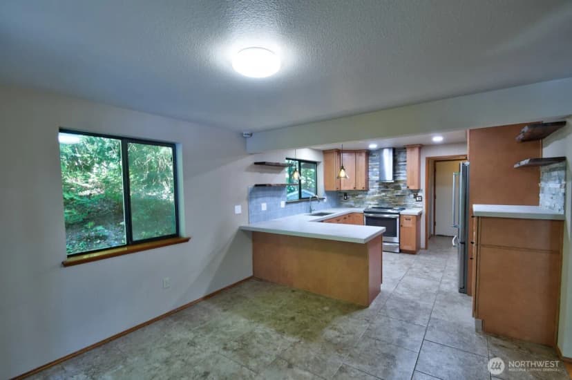 Property photo for 8747 Laguna Drive Sw, Olympia photo 4