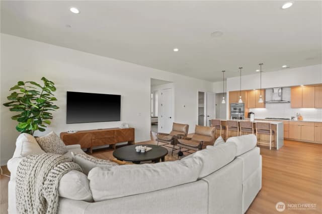 Property photo for 9060 Trellis Lane Nw, Quincy photo 3