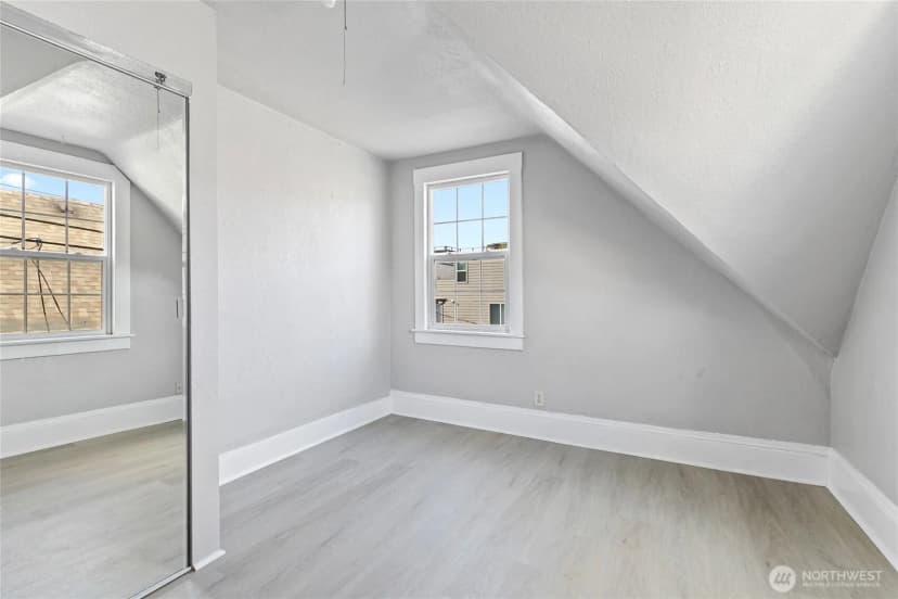 Property photo for 1310 Ne 52nd Street, Seattle photo 13