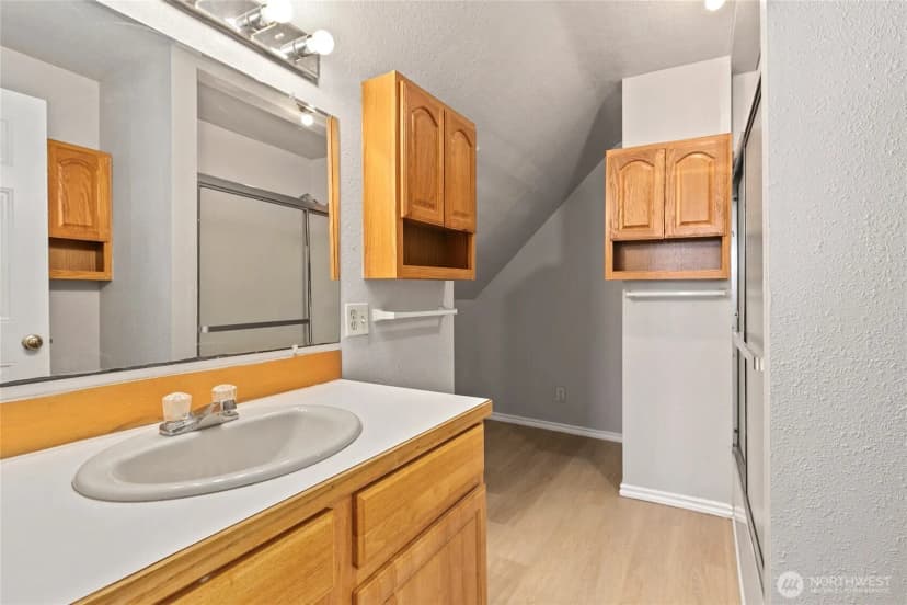 Property photo for 1310 Ne 52nd Street, Seattle photo 19