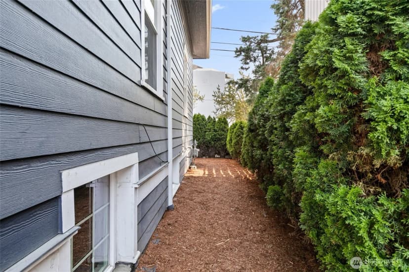Property photo for 1310 Ne 52nd Street, Seattle photo 26
