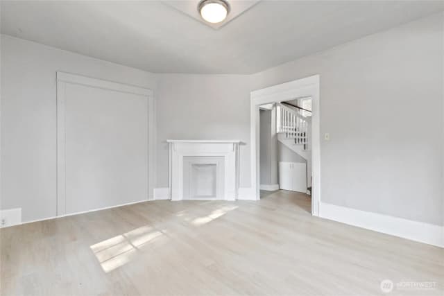 Property photo for 1310 Ne 52nd Street, Seattle photo 5