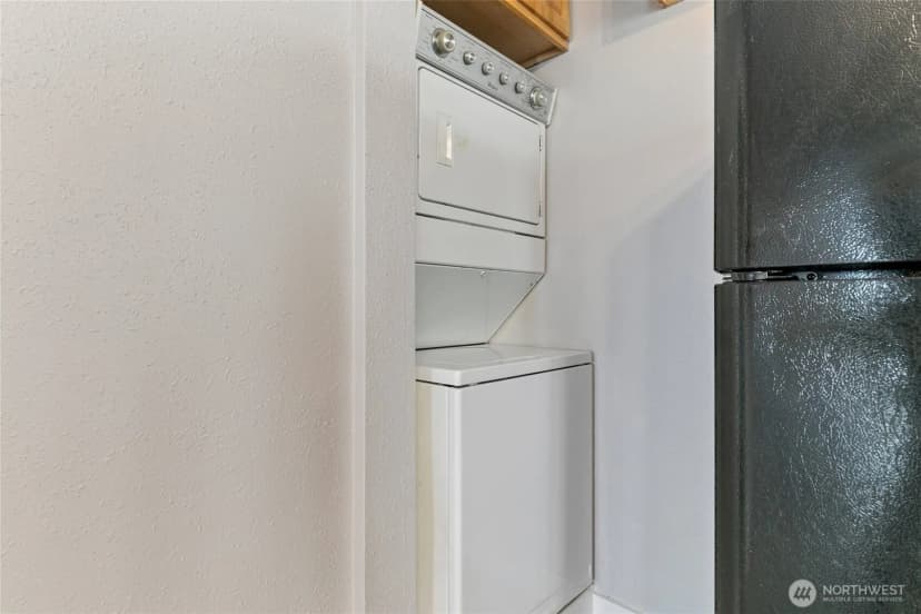 Property photo for 1310 Ne 52nd Street, Seattle photo 12