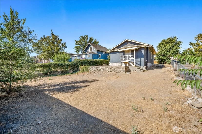 Property photo for 747 S Chelan Avenue, Wenatchee photo 4